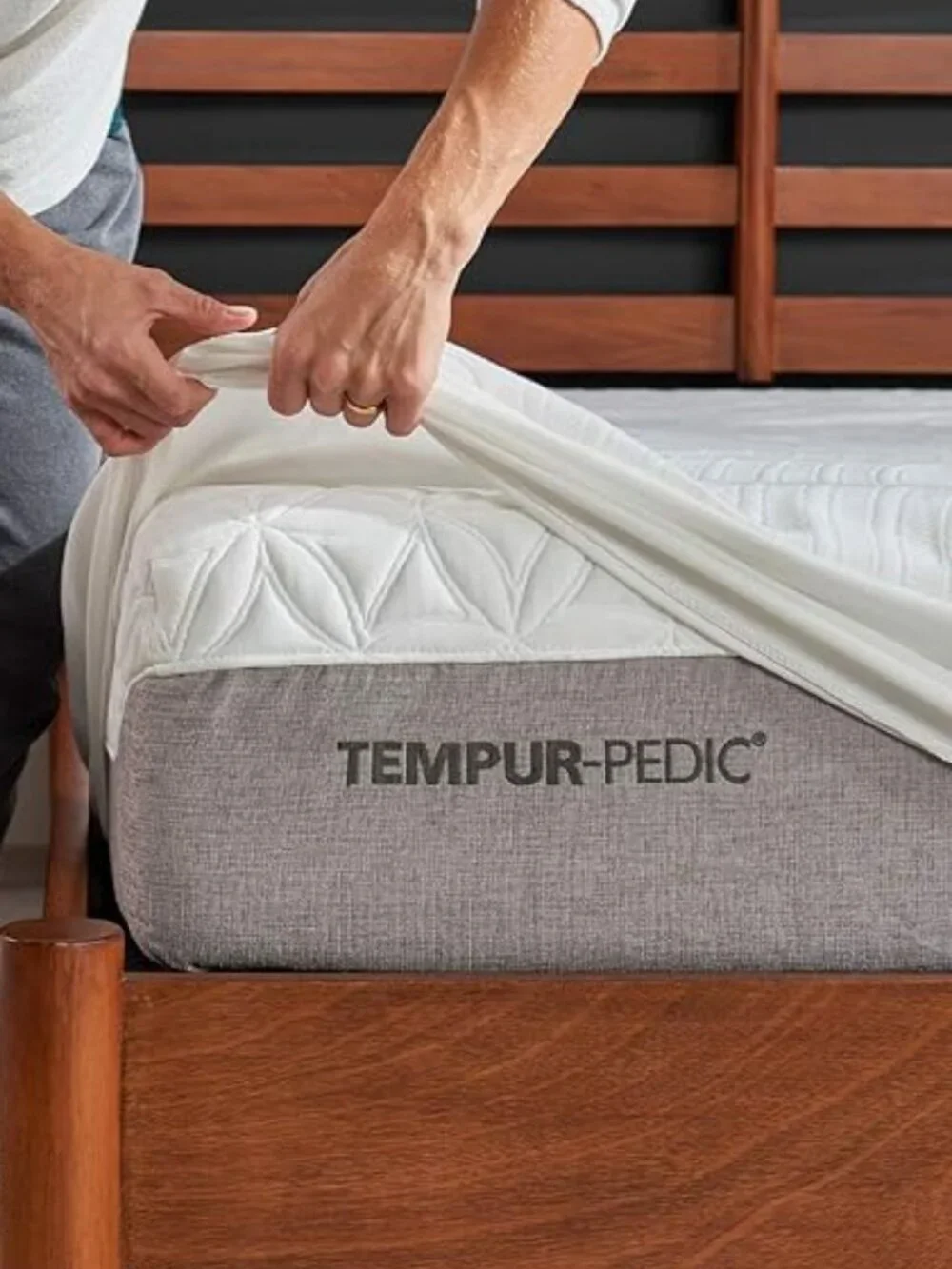 Tempur-Pedic TEMPUR-Protect Breeze° Mattress Protector White Split King